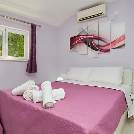 Apartment Kolorina *