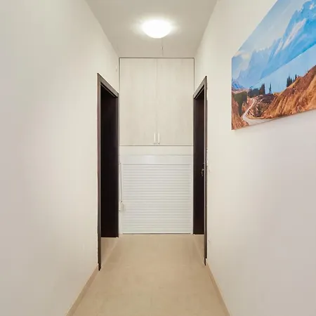 Kolorina Apartman *